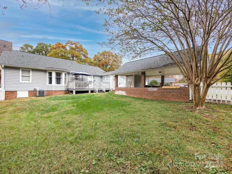 909 Sprucewood St Kannapolis, NC 28081