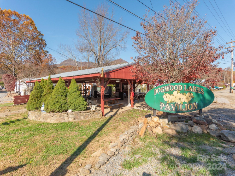 141 Pike Point Waynesville, NC 28785