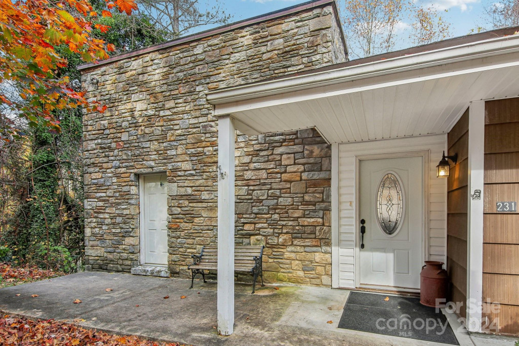 231 Highlands Loop Maggie Valley, NC 28751