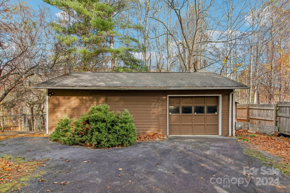 231 Highlands Loop Maggie Valley, NC 28751