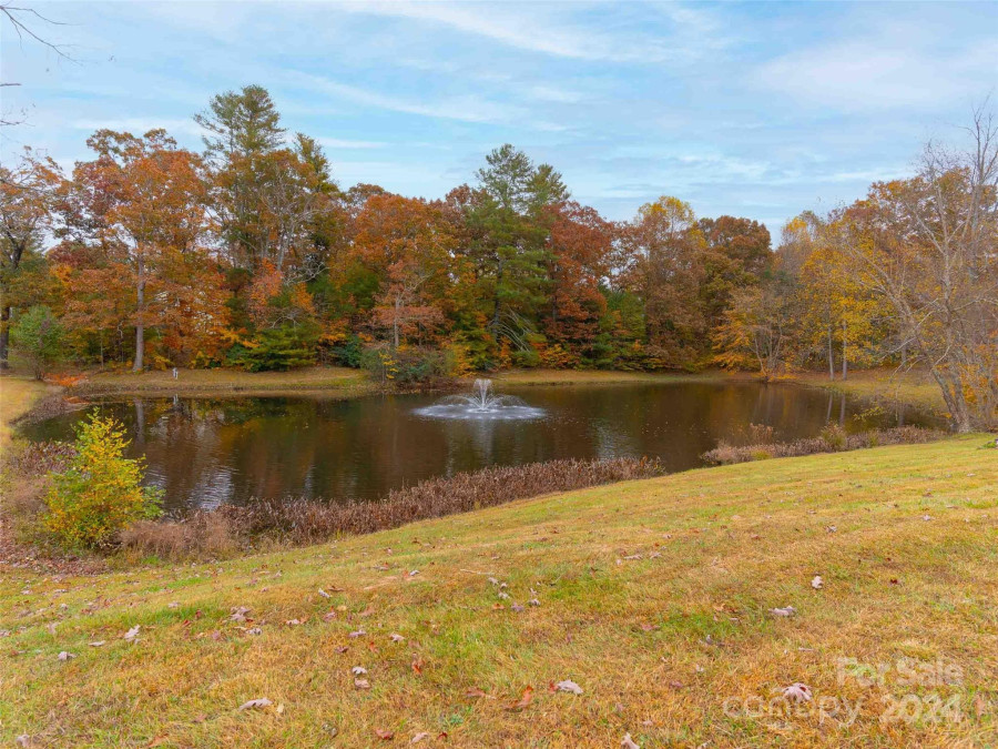 280 Creeks End Cir Mills River, NC 28759