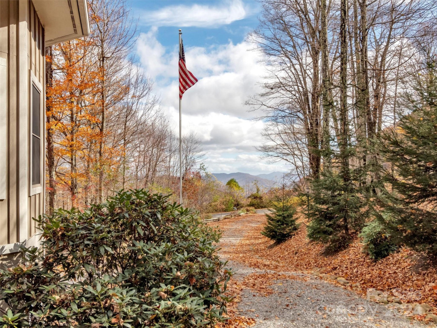 2126 Serenity Mountain Rd Waynesville, NC 28786