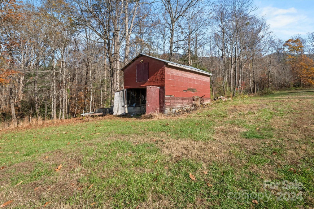 78 Old Linville Rd Marion, NC 28752