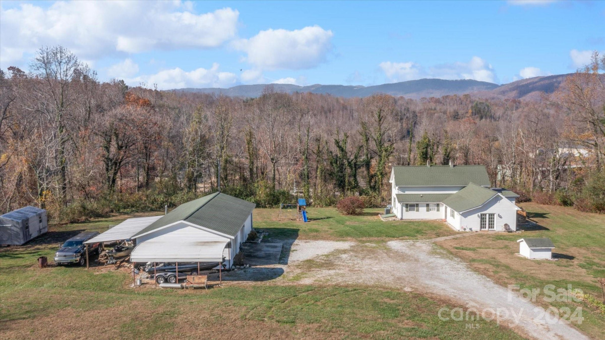 78 Old Linville Rd Marion, NC 28752