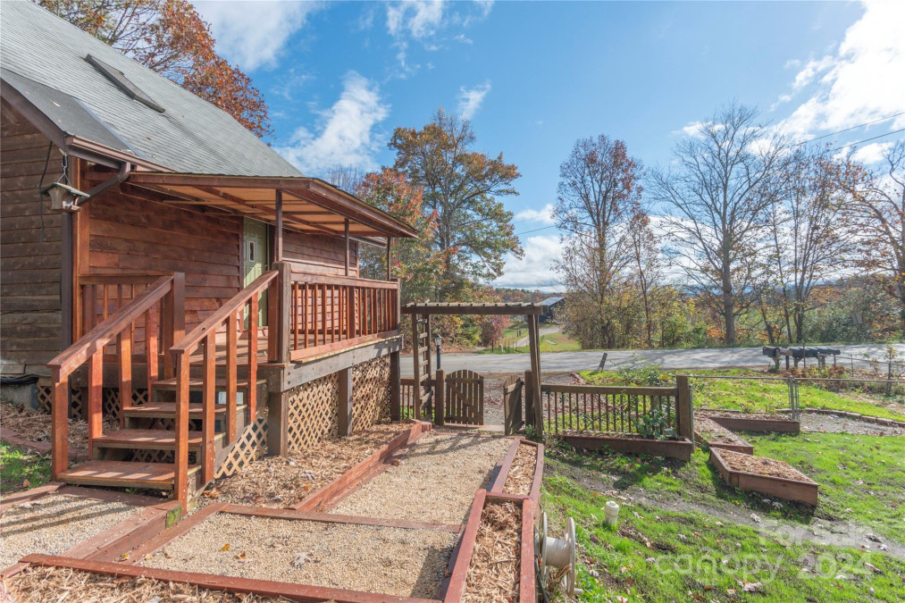 1235 Jupiter Rd Weaverville, NC 28787