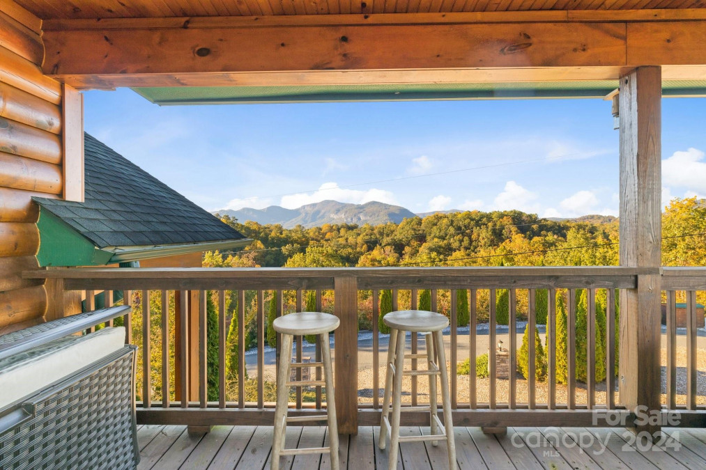 138 Silver Tree Ln Lake Lure, NC 28746