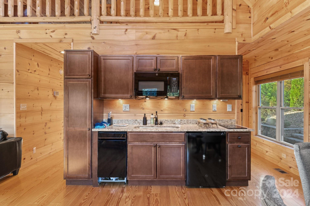 138 Silver Tree Ln Lake Lure, NC 28746