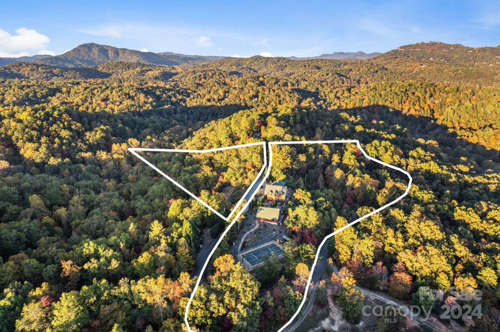 138 Silver Tree Ln Lake Lure, NC 28746