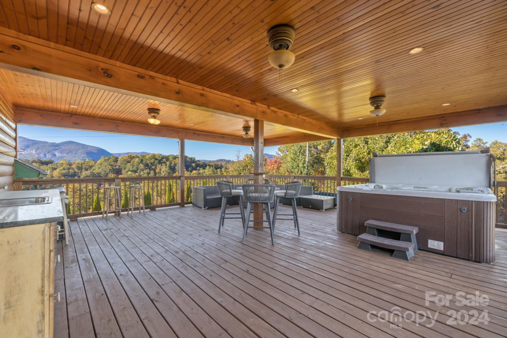 138 Silver Tree Ln Lake Lure, NC 28746