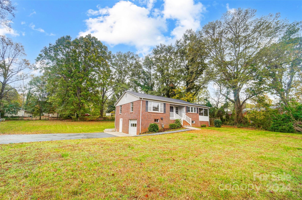 403 Little St Lincolnton, NC 28092