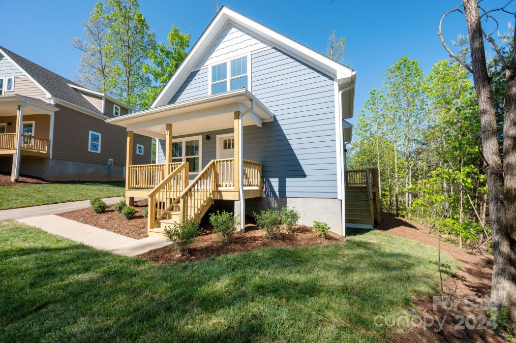 3 Berry Crest Ln Arden, NC 28704