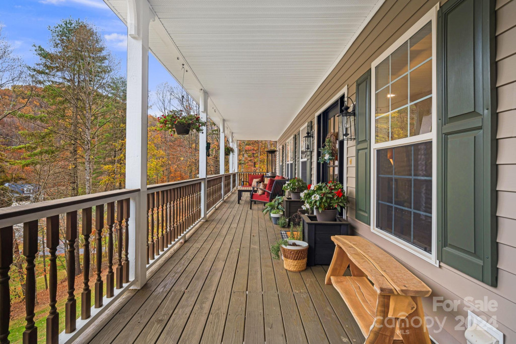 427 Spring Hollow Dr Weaverville, NC 28787