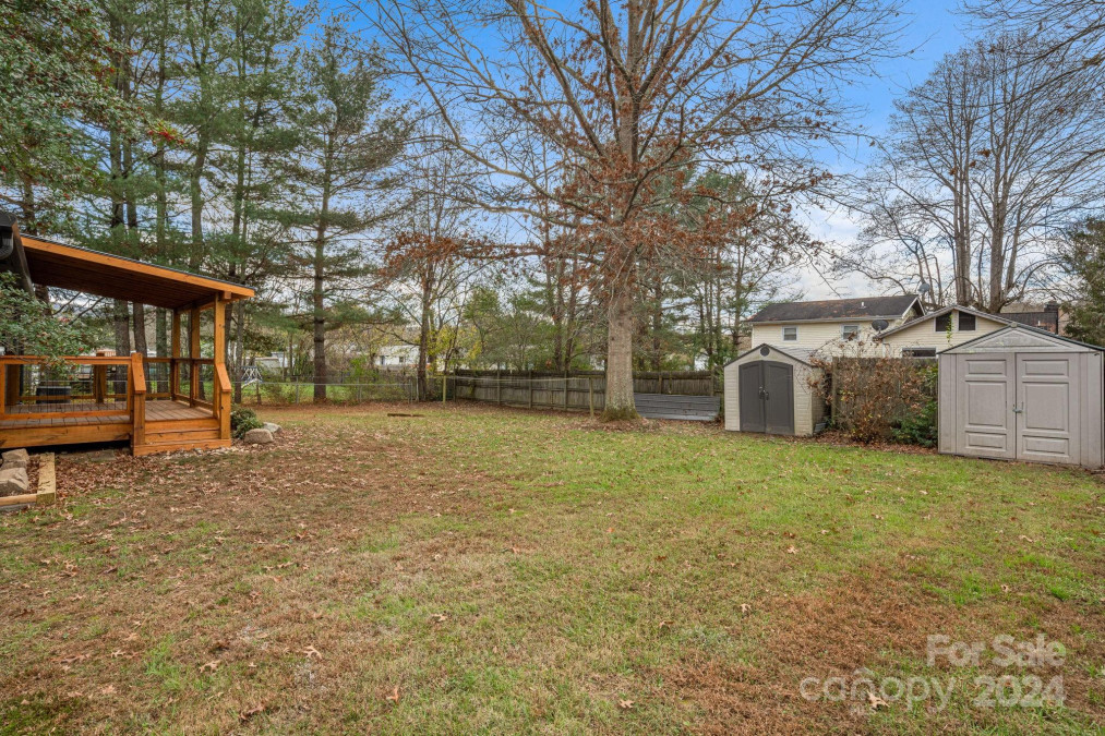 34 Silverleaf Dr Hendersonville, NC 28739