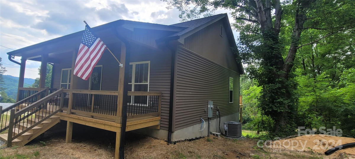 132 Connestee Rd Brevard, NC 28712