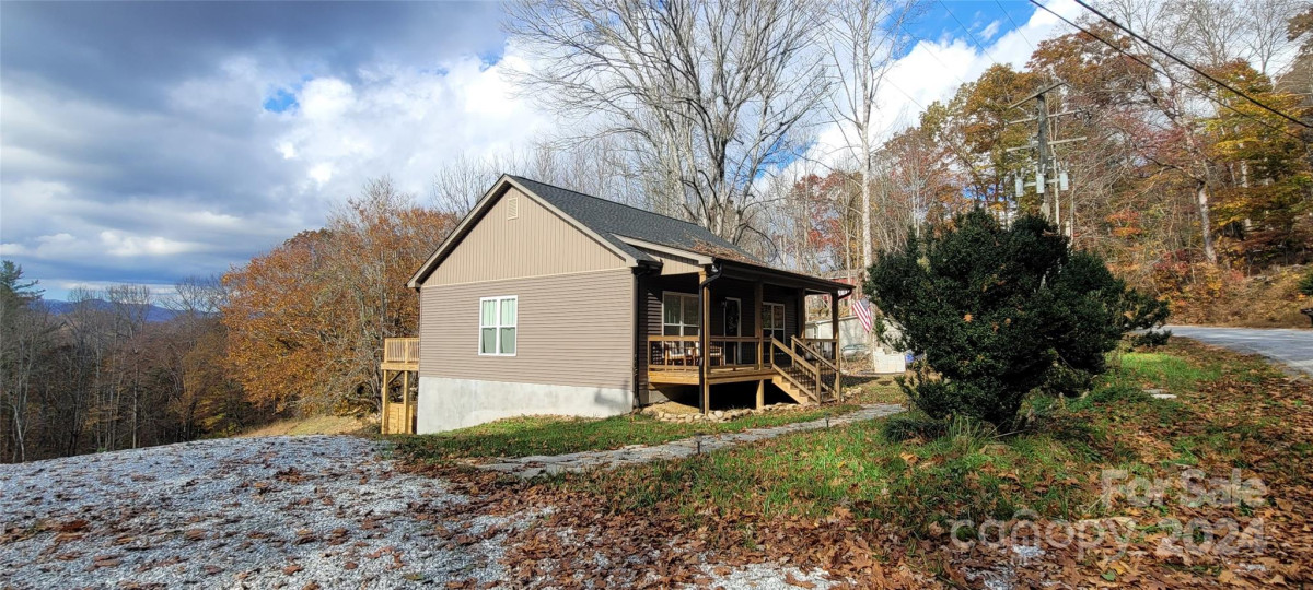 132 Connestee Rd Brevard, NC 28712