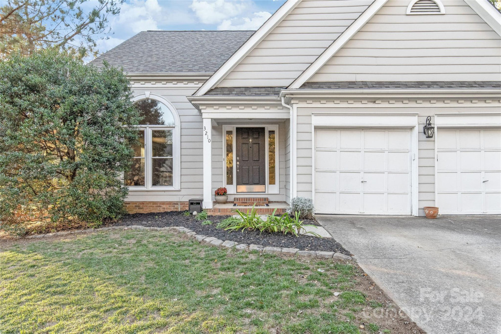 3210 Silver Pond Ct Charlotte, NC 28210