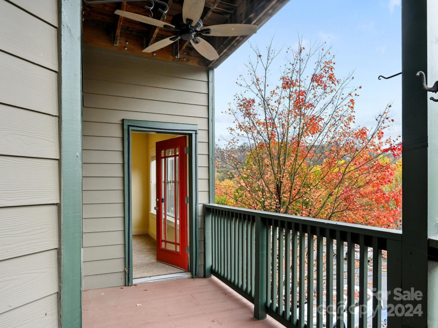 9 Kenilworth Knoll Asheville, NC 28805