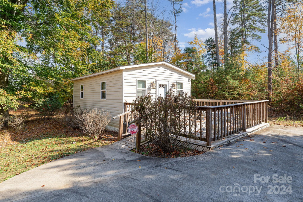 214 Fuller St Lexington, NC 27292