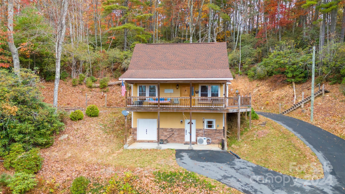 226 Orchard View Trl Spruce Pine, NC 28777