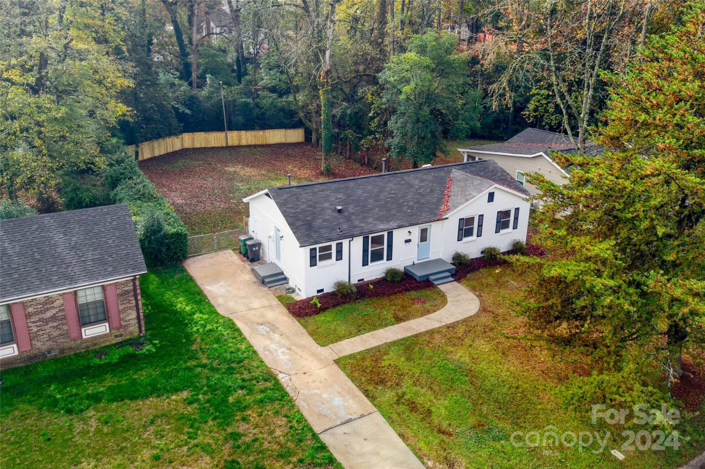 3728 Woodleaf Rd Charlotte, NC 28205