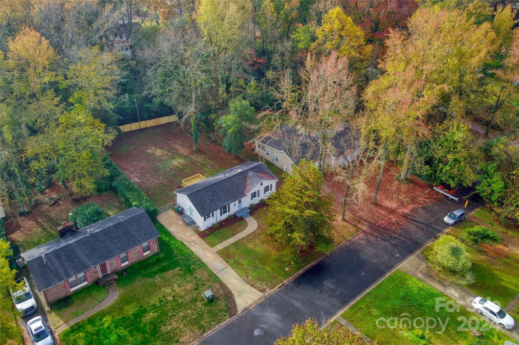 3728 Woodleaf Rd Charlotte, NC 28205