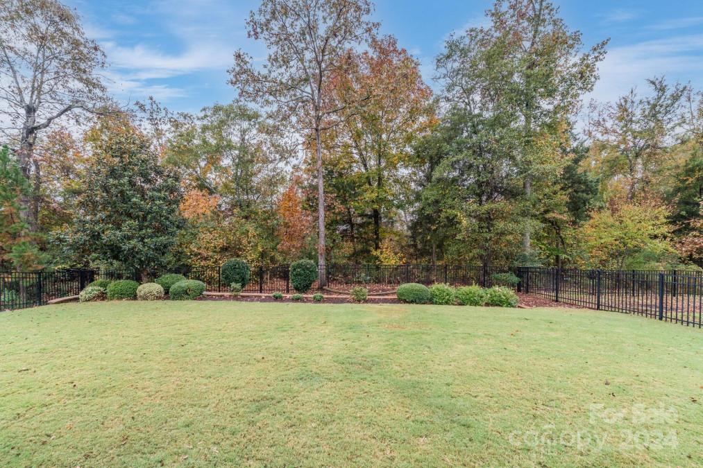 1917 Sapphire Meadow Dr Fort Mill, SC 29715