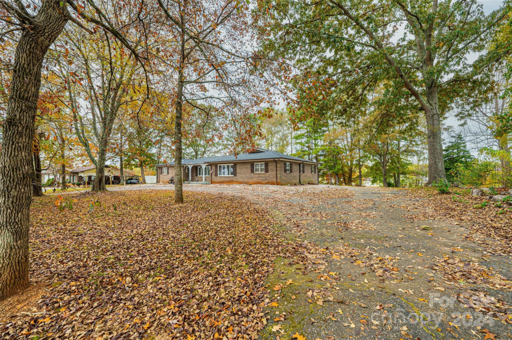 173 Eastview St Hudson, NC 28638