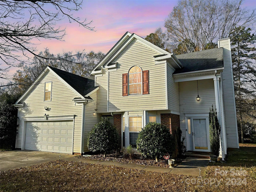 13039 Peacock Ln Charlotte, NC 28215