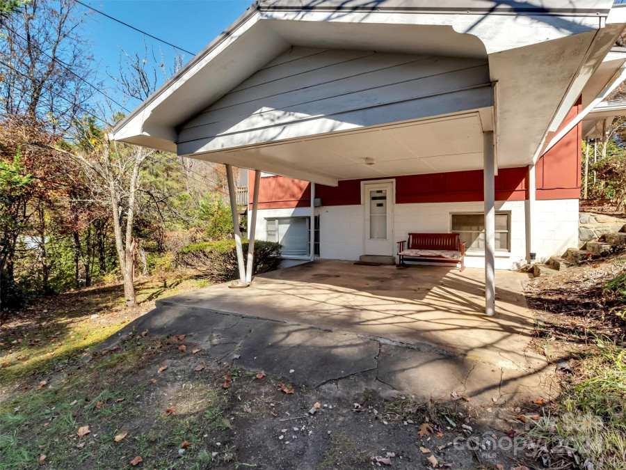 99 White Dogwood Ln Lake Junaluska, NC 28745