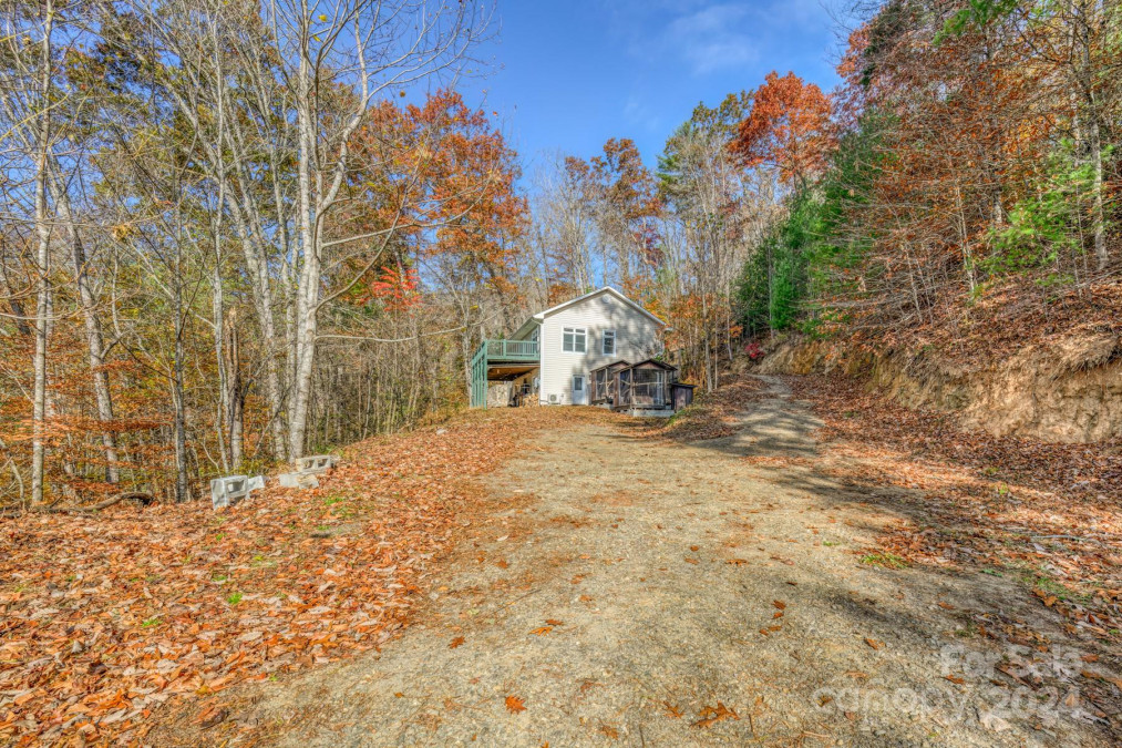 534 Parson Branch Rd Green Mountain, NC 28740