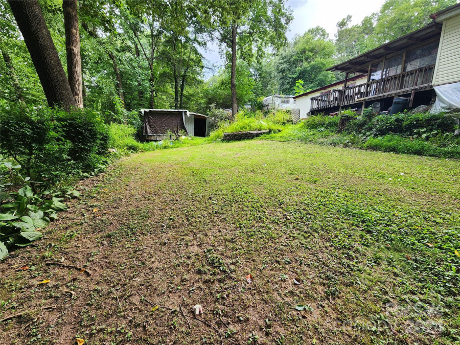 56 Woodscape Dr Mills River, NC 28759