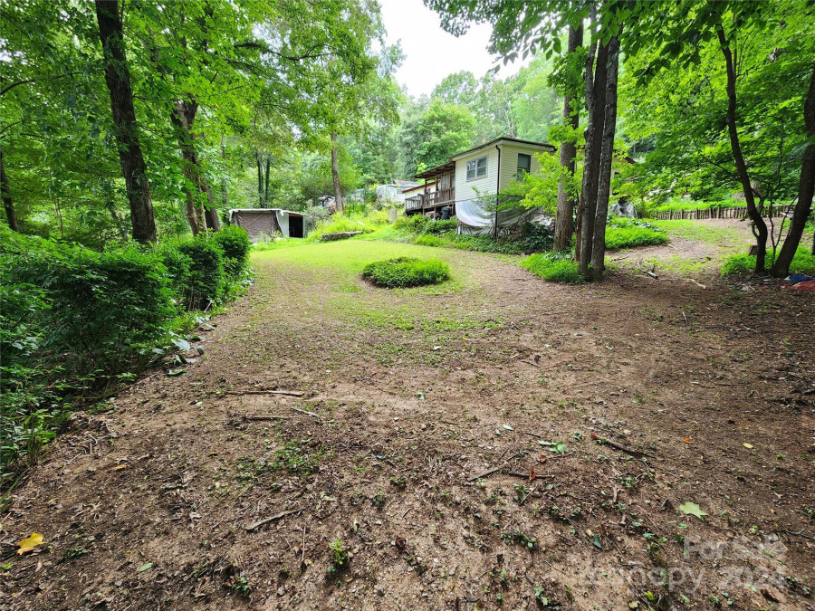 56 Woodscape Dr Mills River, NC 28759