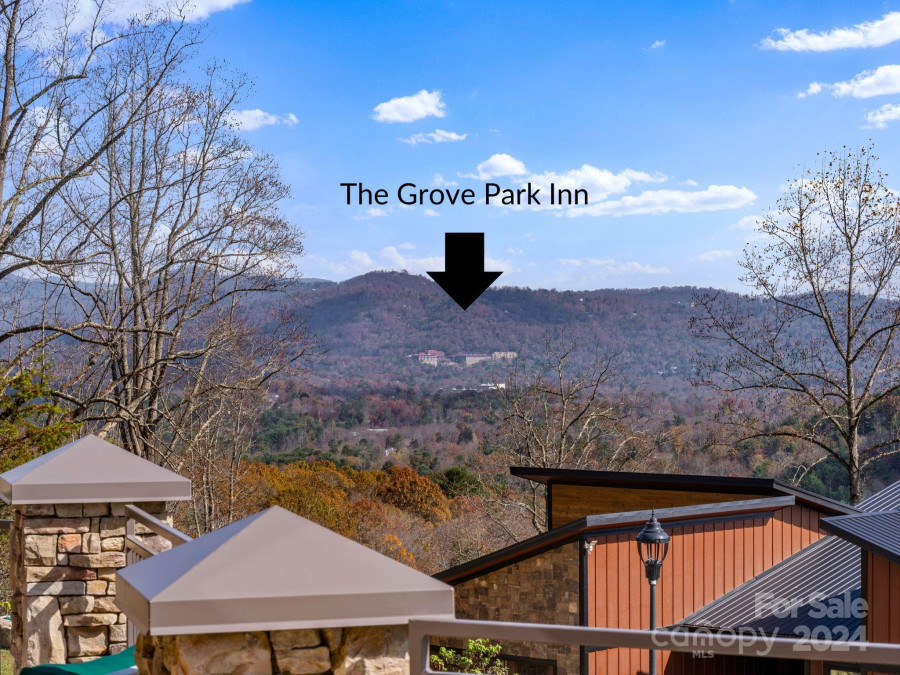 4 Chimney Crest Dr Asheville, NC 28806