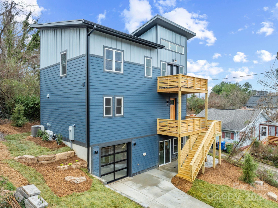 18 Weaver St Asheville, NC 28801