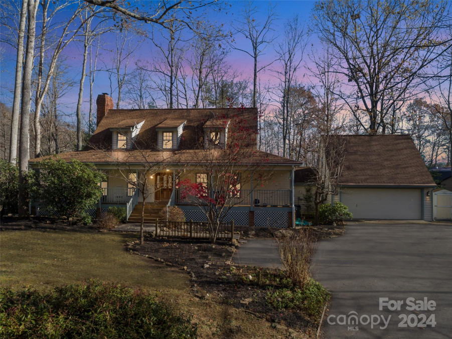 8 Indian Ridge Rd Asheville, NC 28803