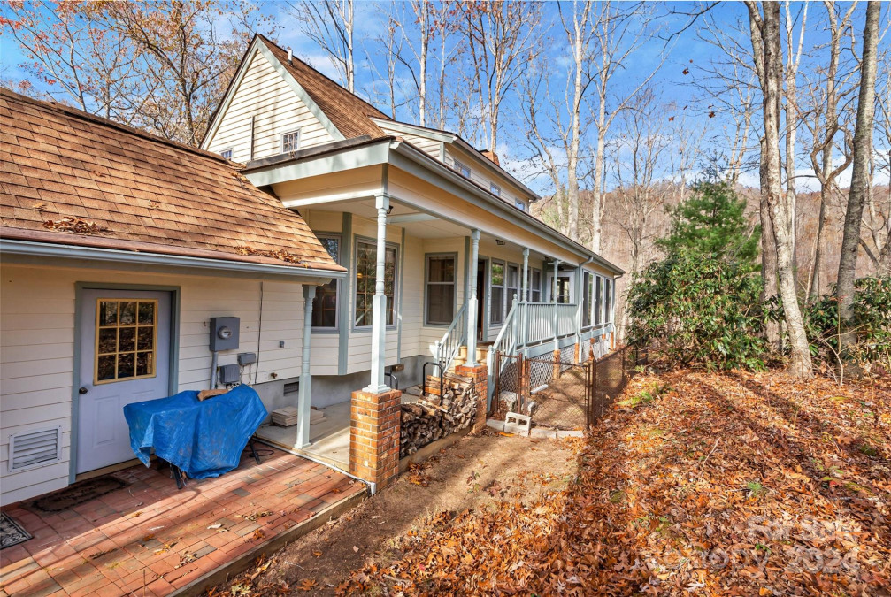 8 Indian Ridge Rd Asheville, NC 28803