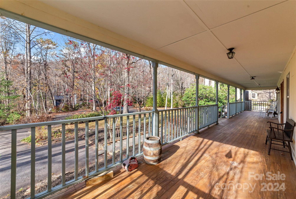 8 Indian Ridge Rd Asheville, NC 28803