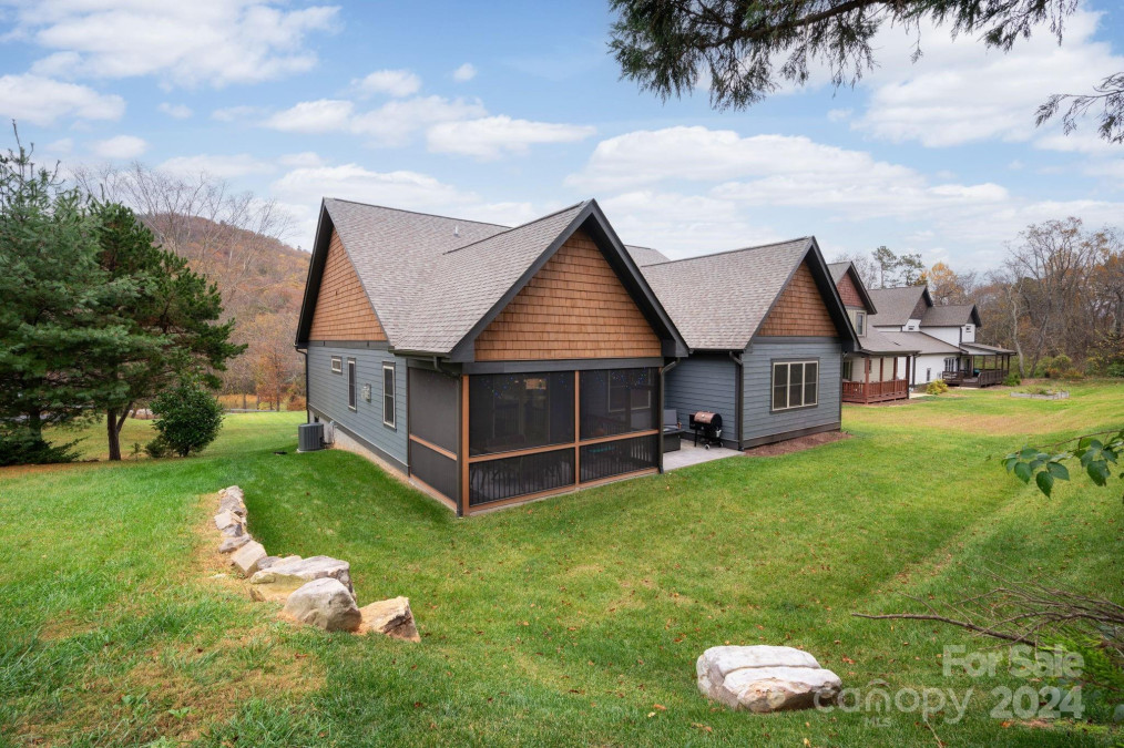 832 New Haw Creek Rd Asheville, NC 28805