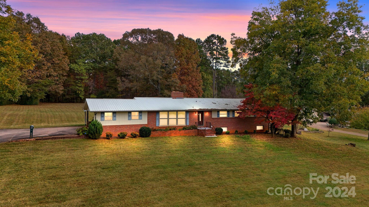 5692 Lee Cline Rd Conover, NC 28613