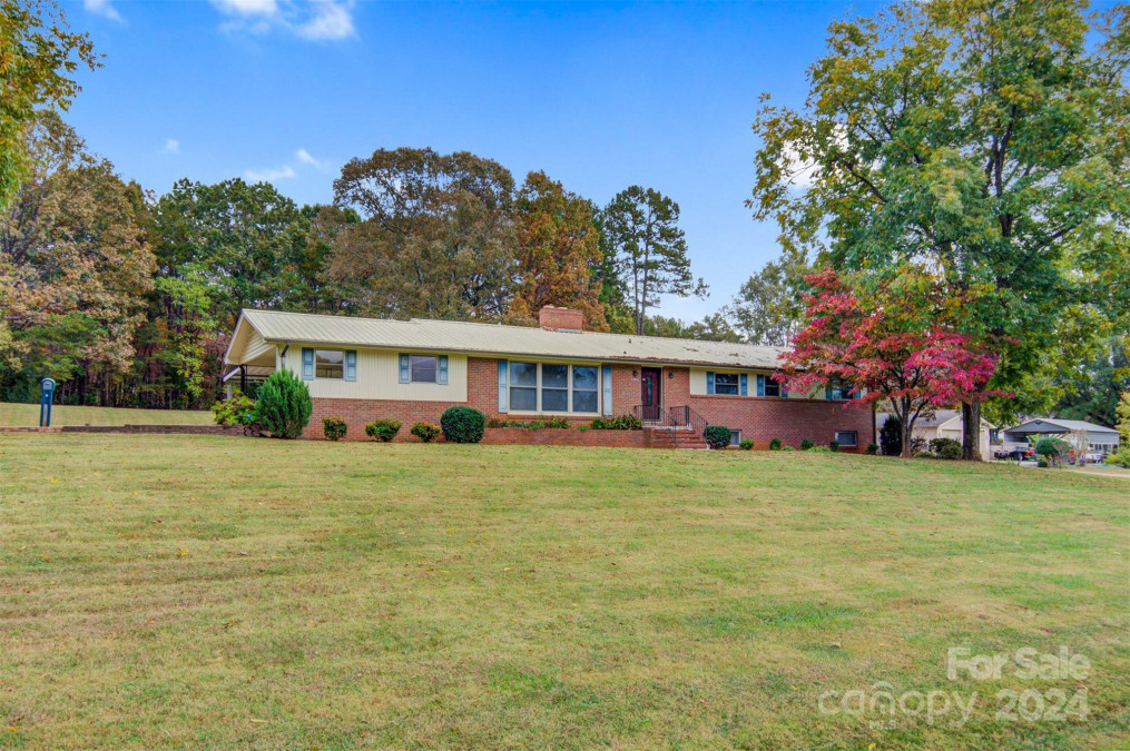 5692 Lee Cline Rd Conover, NC 28613