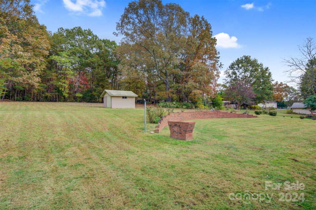 5692 Lee Cline Rd Conover, NC 28613