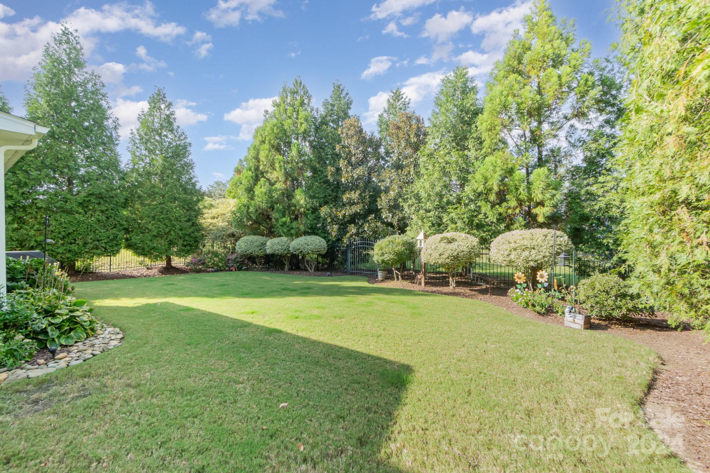 4814 Annelise Dr Harrisburg, NC 28075