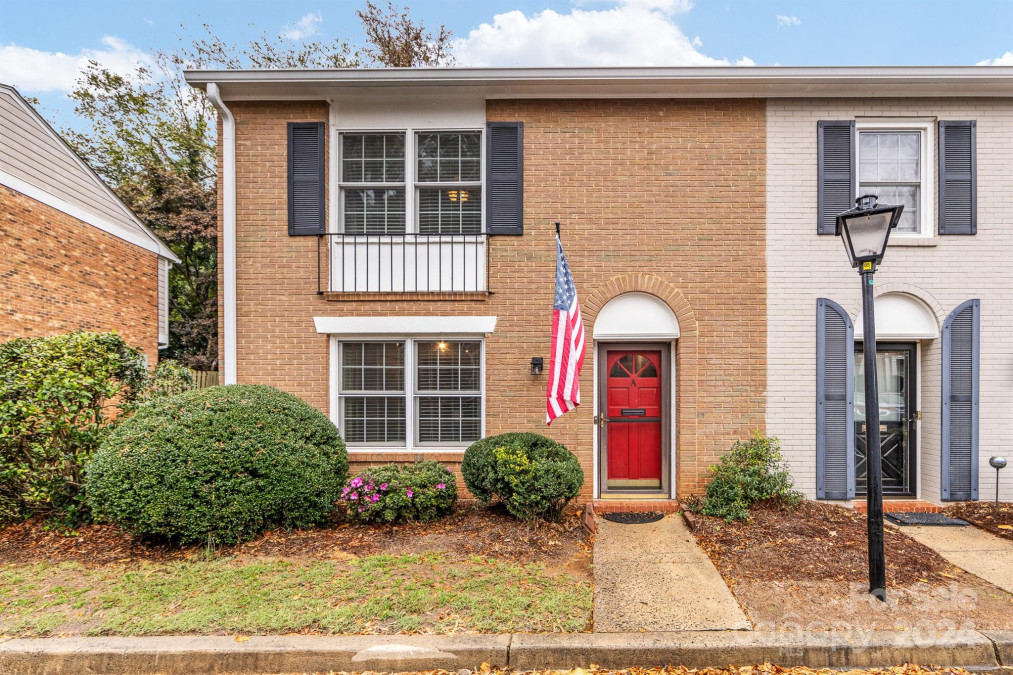 4607 Hedgemore Dr Charlotte, NC 28209