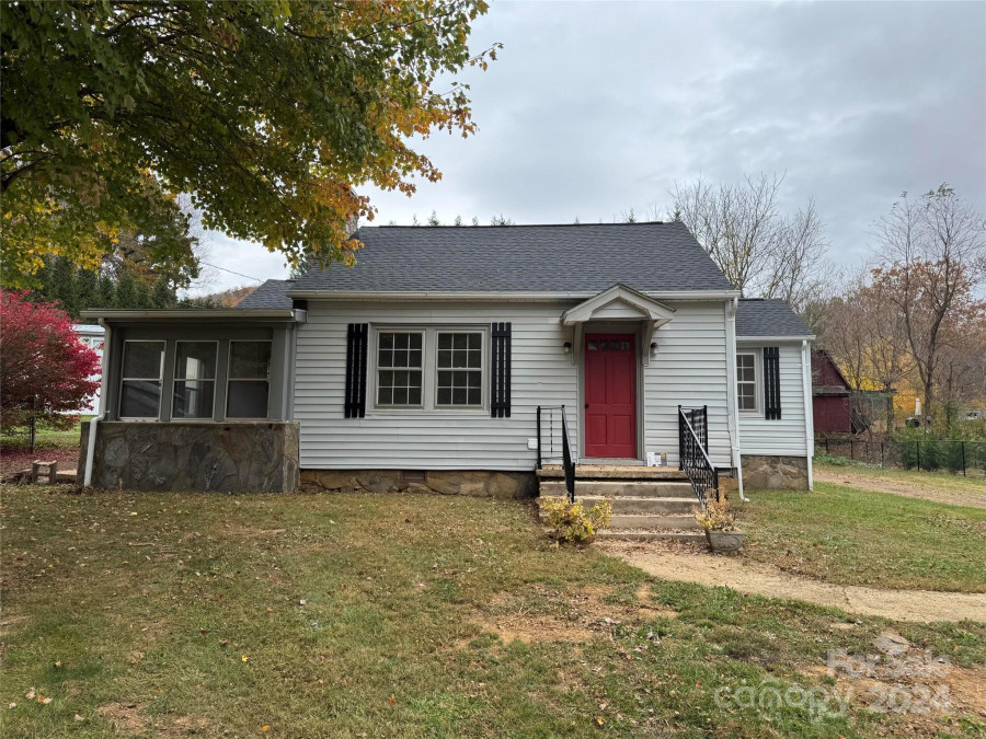 236 Northwest Ave Swannanoa, NC 28778