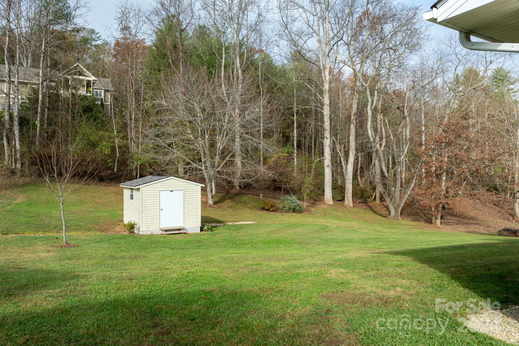 4088 Turnpike Rd Horse Shoe, NC 28742