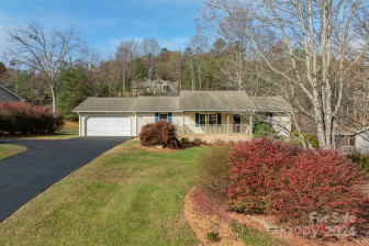 4088 Turnpike Rd Horse Shoe, NC 28742