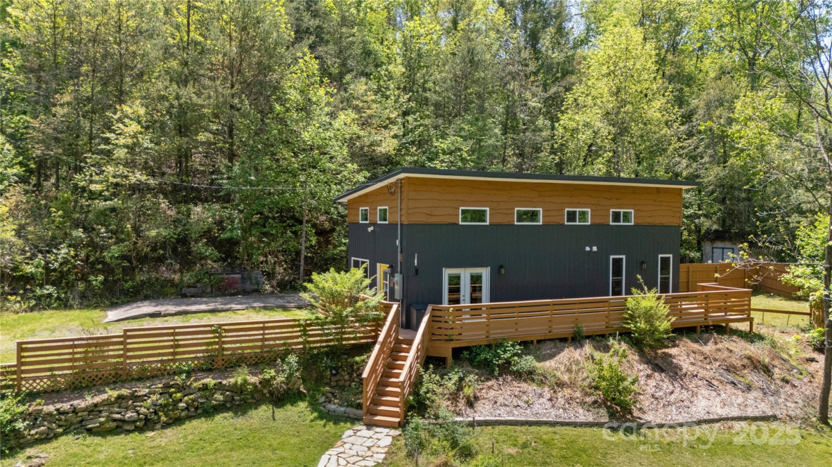 89 Flynn Branch Rd Asheville, NC 28804