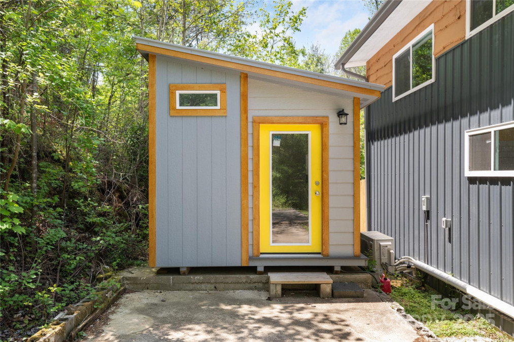 89 Flynn Branch Rd Asheville, NC 28804