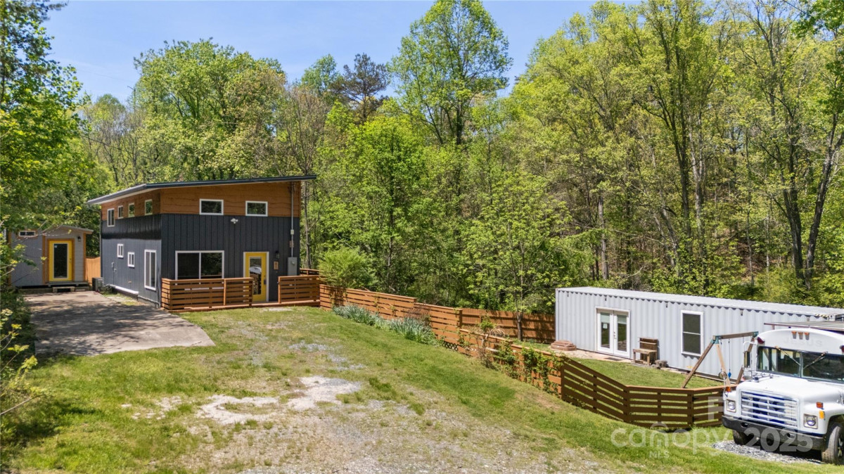 89 Flynn Branch Rd Asheville, NC 28804