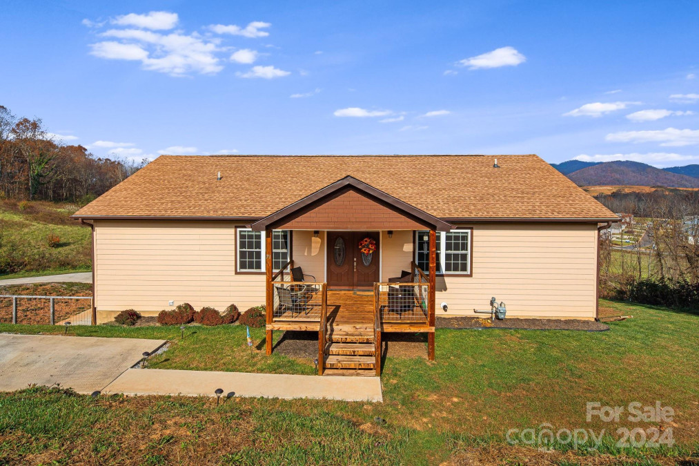 71 Foothills Cv Clyde, NC 28721